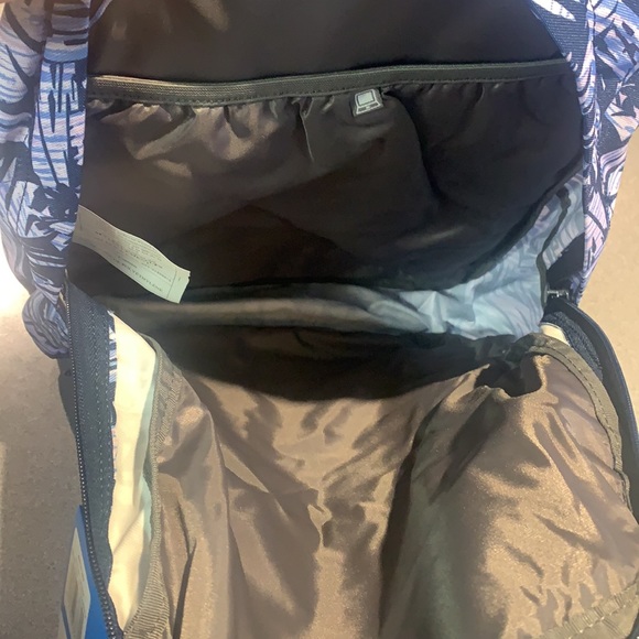 New* Columbia Backpack-Tropica Carbon(Purple/Navy) - Picture 12 of 12